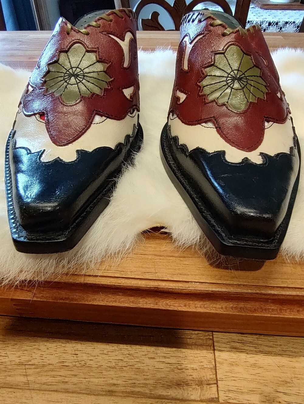 Y2K BCBG Leather Western Mules Slides Cowgirl Floral Applique Whip-Stitch 7.5 - Picture 8 of 13